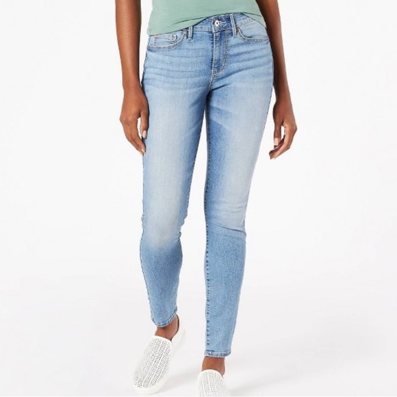 NWT Levi's DENIZEN Women's Mid-Rise
Skinny Jeans - Daybreak Light-wash Short - Picture 1 of 4